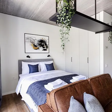 Ozas Park Spacious & Modern