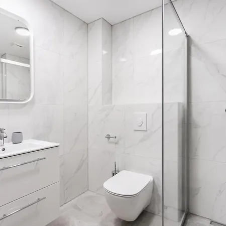 Ozas Park Spacious & Modern