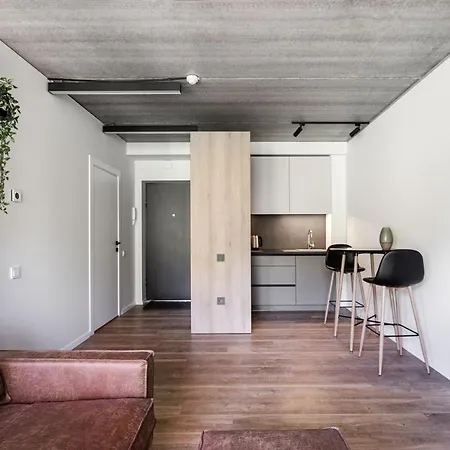 Ozas Park Spacious & Modern